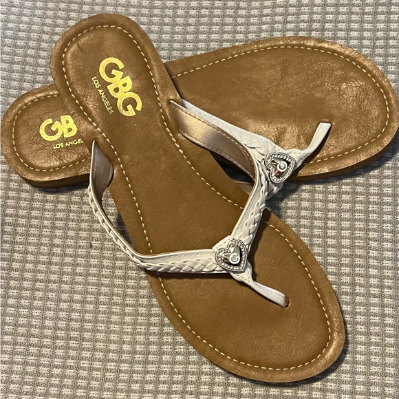 NWOT GBG Sandals Size 8 - Picture 6 of 6